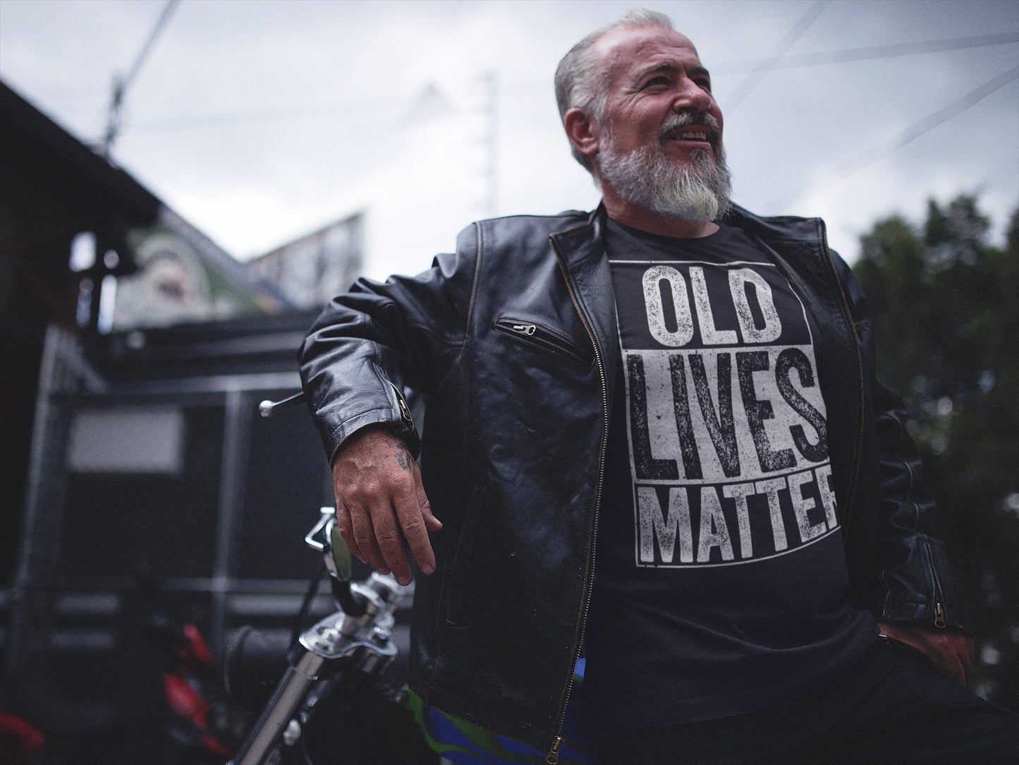 OLD Lives Matter T-Shirt - Unisex Mens Funny 50th 60th 70th 80th Birthday Shirt - Senior Man Gift Vintage TShirt for Father's Day Christmas