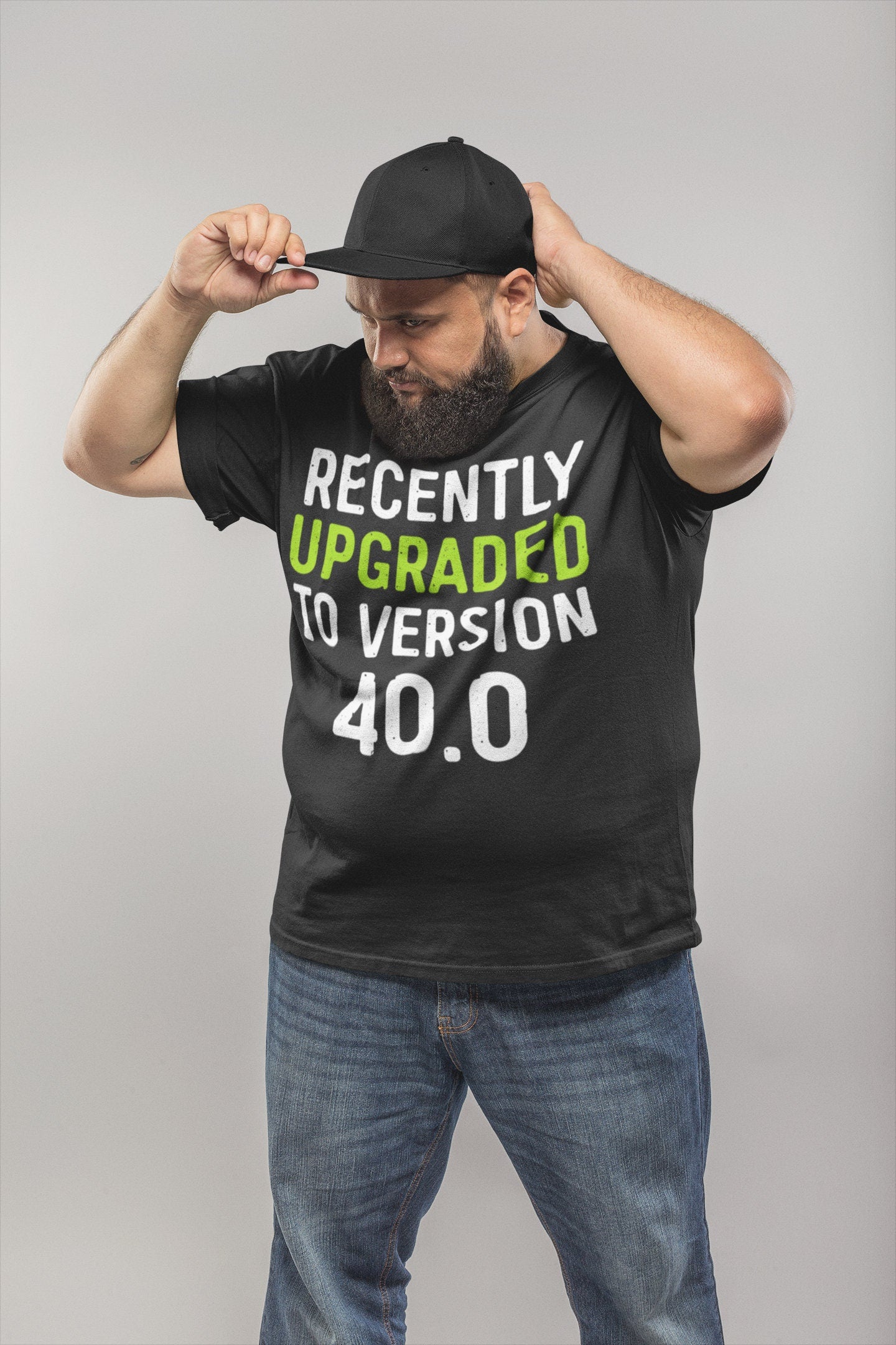 Recently Upgraded To Version 40.0 T-Shirt - Unisex Funny Mens 40th Birthday Gamer Shirt - Born in 1985 Gaming TShirt - Happy 40th BDay Gift