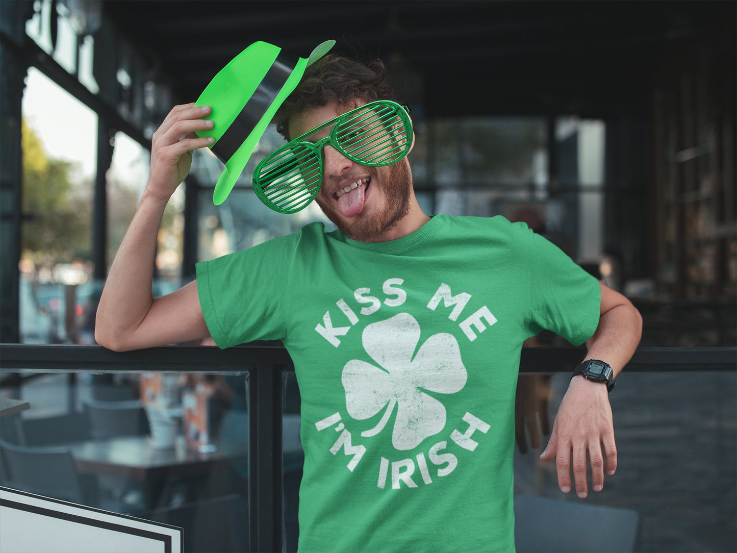 Kiss Me I'm Irish T-Shirt - Unisex Funny Mens Drinking Shirt - Vintage Craft Beer TShirt Gift for St Patrick's Day 2025