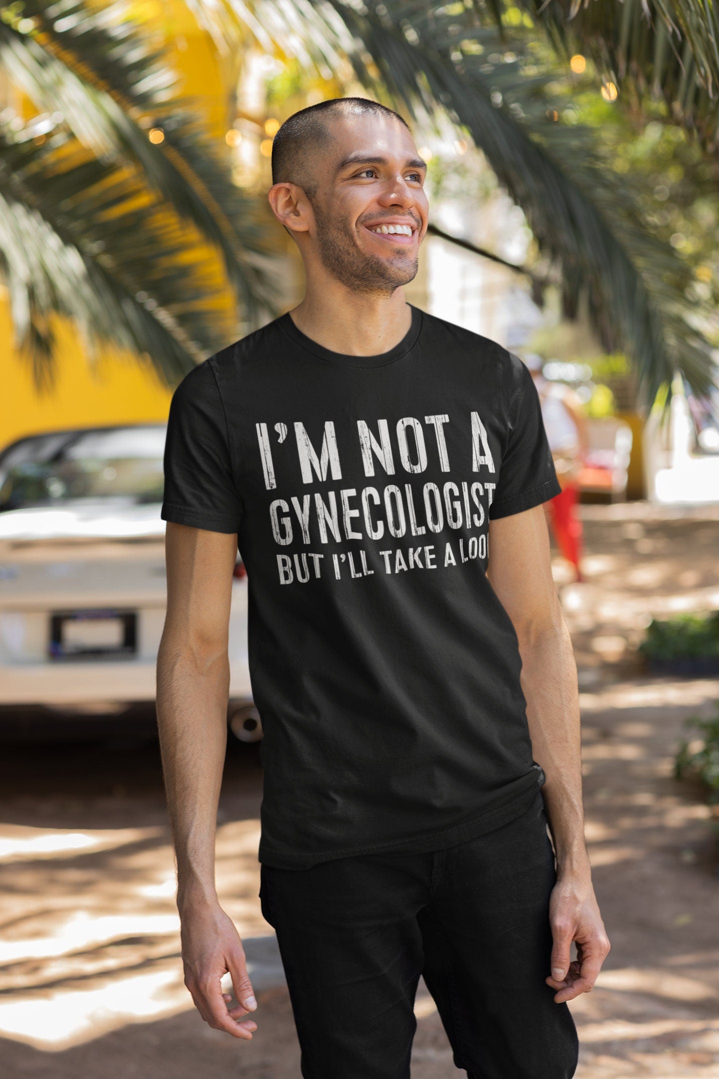 I'm Not A Gynecologist But I'll Take A Look T-Shirt - Funny Unisex Joke Sarcastic Saying Shirt - Vintage Gag Gift TShirt for Birthday