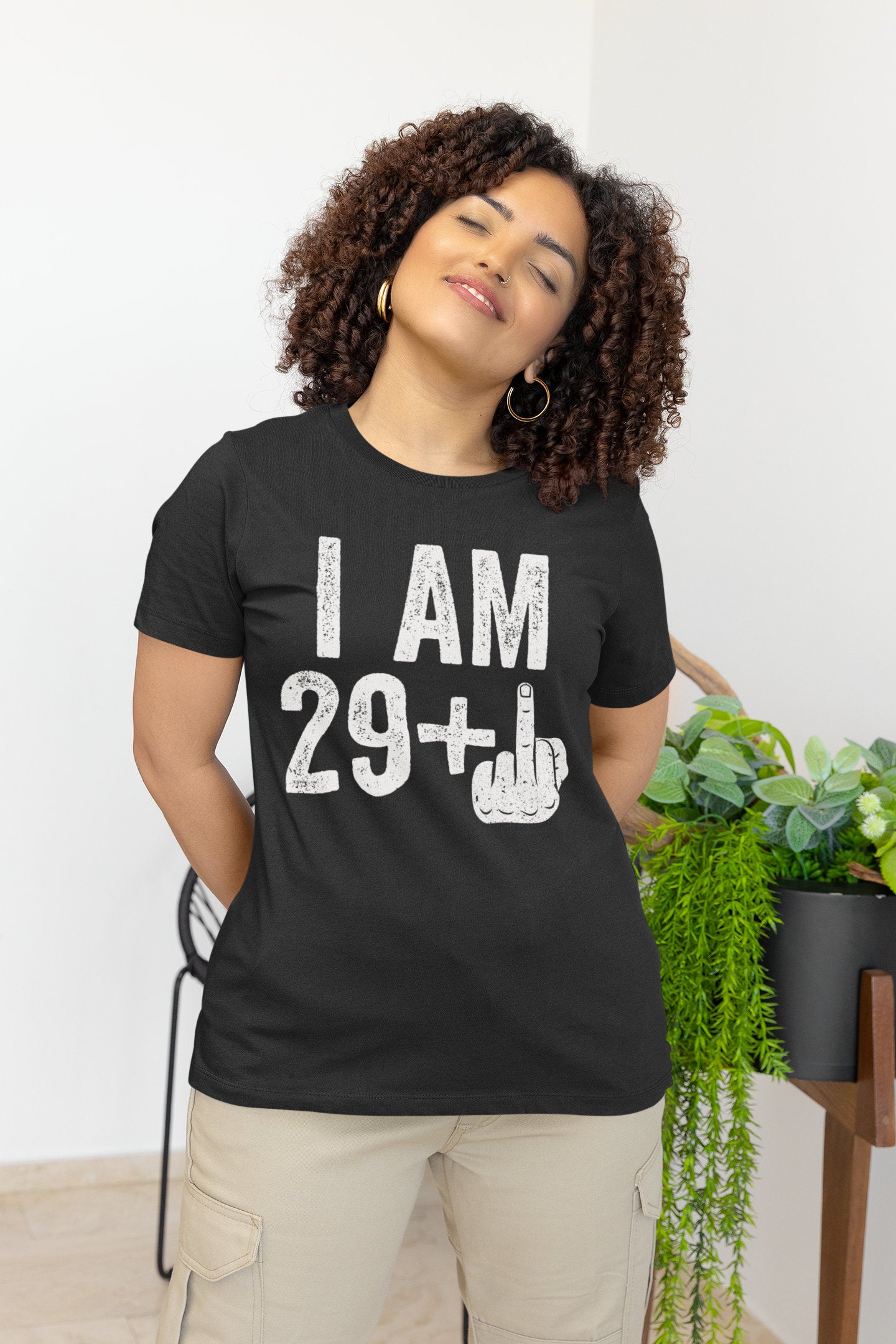 I Am 29 Plus Middle Finger T-Shirt - Unisex Funny 30 AF Mens 30th Birthday Shirt - Joke Born in 1995 Gift Vintage TShirt for BDay Party