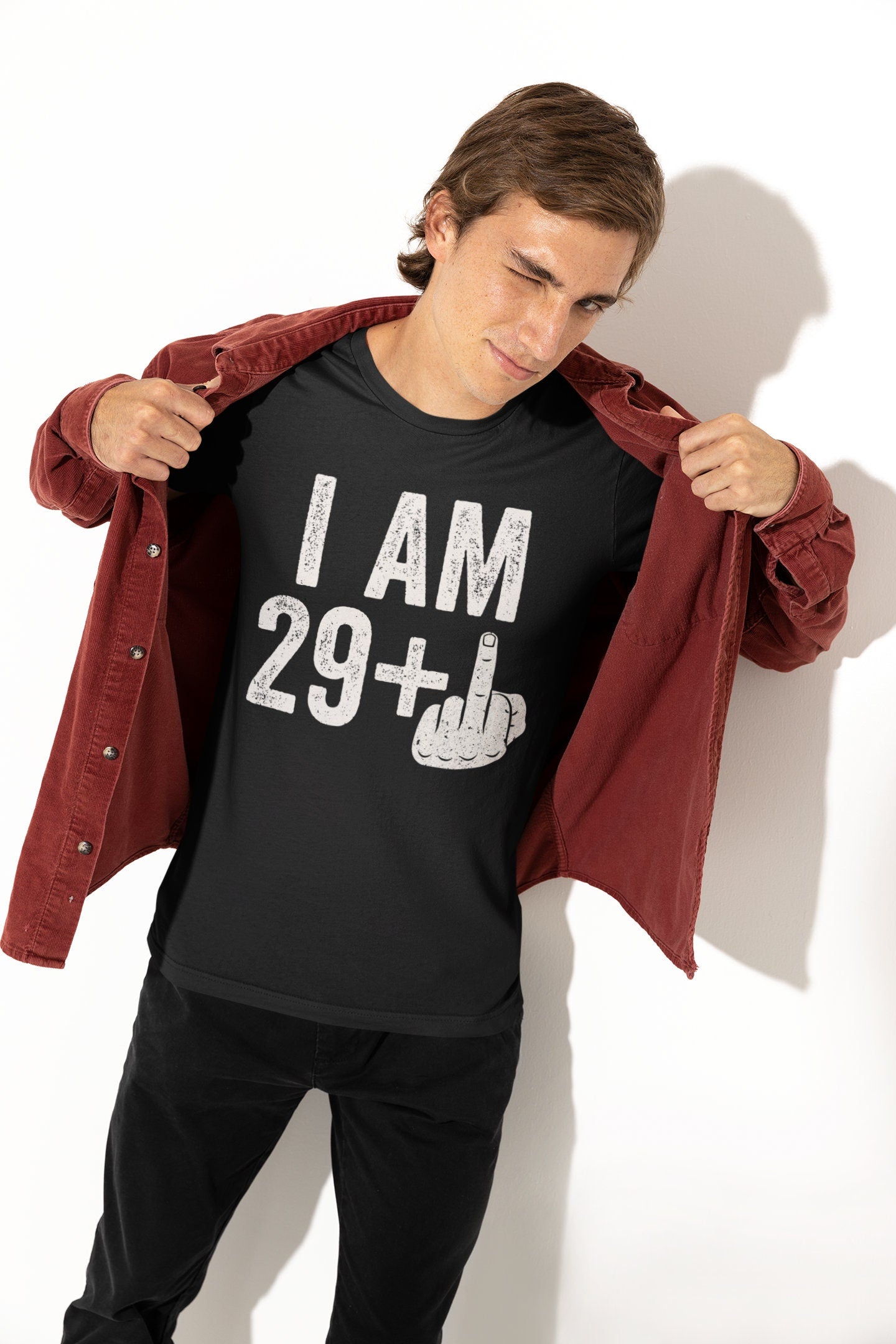 I Am 29 Plus Middle Finger T-Shirt - Unisex Funny 30 AF Mens 30th Birthday Shirt - Joke Born in 1995 Gift Vintage TShirt for BDay Party