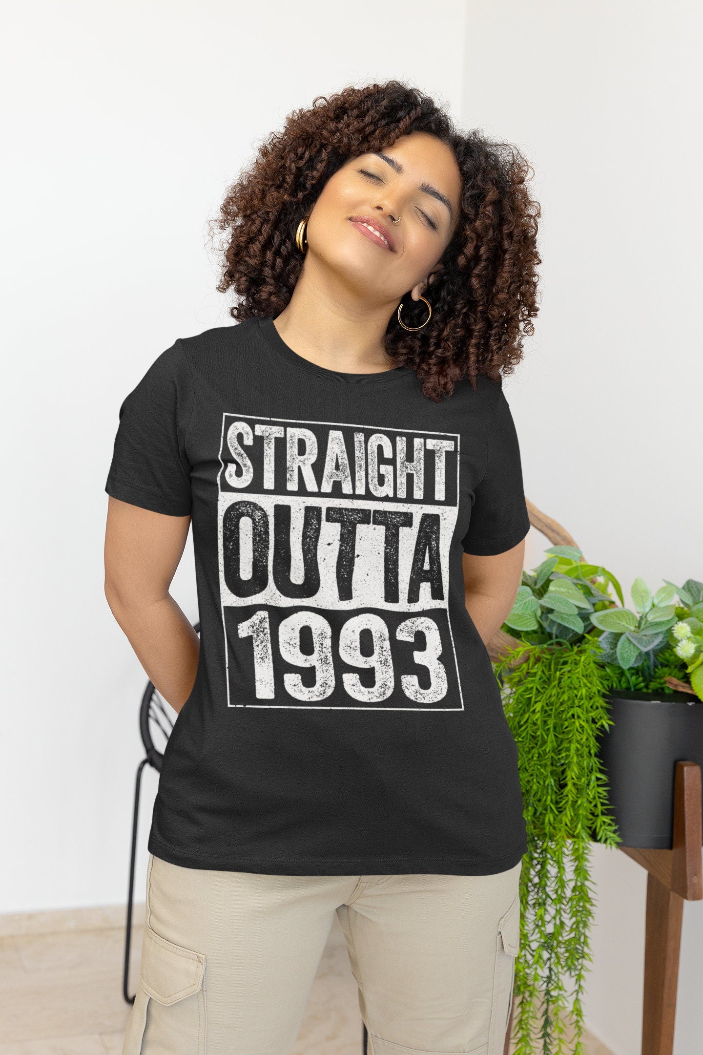 Straight Outta 1993 T-Shirt - Unisex Funny 32 AF Mens 32nd Birthday Shirt - Born in 1993 Gift Vintage TShirt for Father's Day Christmas